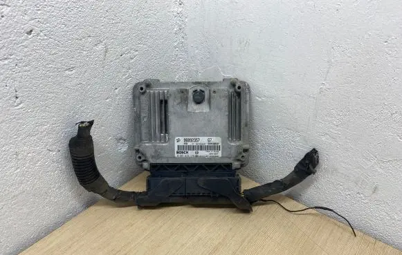 Chevrolet Captiva Engine control unit/module 96892357 0281015176