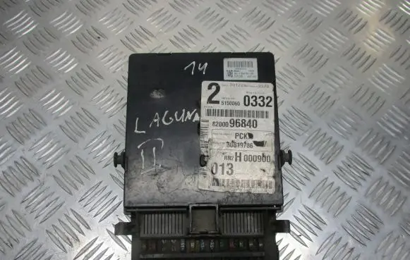 Renault Laguna II Fuse box set 8200096840