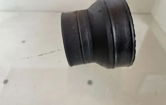 Intercooler hose/pipe