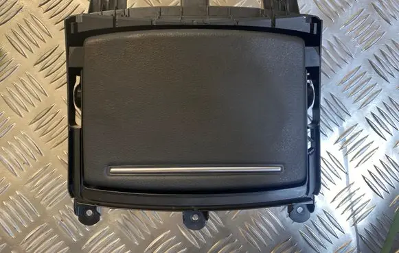 Cup holder front