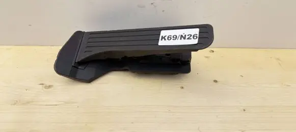 Volkswagen PASSAT B7 Accelerator throttle pedal 1K2721503AJ