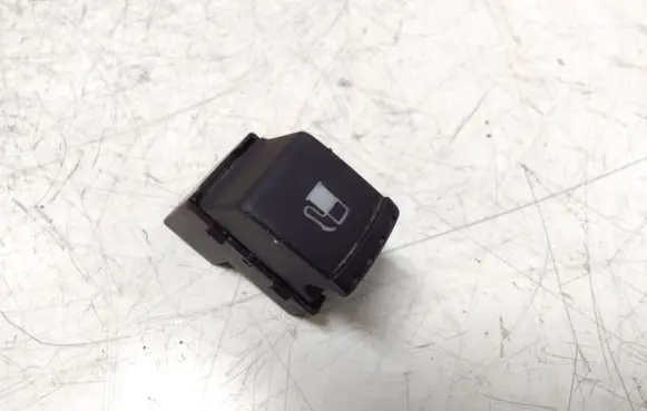 Volkswagen PASSAT B5.5 Fuel tank opening switch 1J0959833A