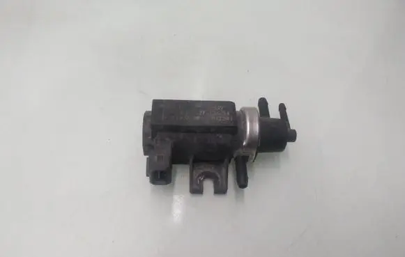 Volkswagen Golf III Turbo solenoid valve 1H0906627