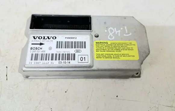 Volvo V70 Airbag control unit/module 0285001456 P30658912