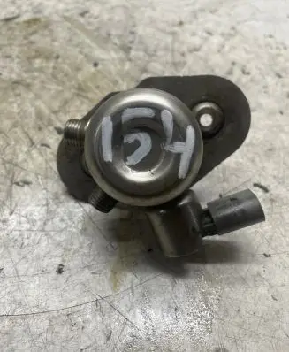 BMW 3 F30 F35 F31 Fuel injection high pressure pump 7640055 3004157271 0261520214
