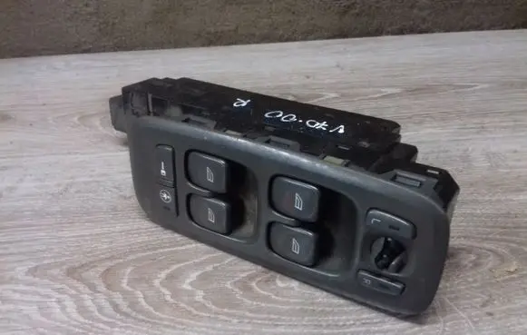 Volvo V70 Electric window control switch 9452939