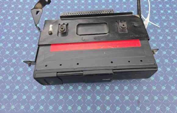 BMW 1 E81 E87 CD/DVD changer 6958198