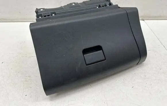 Nissan Leaf II (ZE1) Glove box 685203NMOA