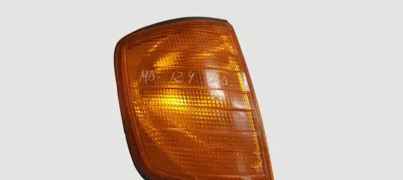 Mercedes-Benz E W124 Front indicator light 42704R6 HELLA