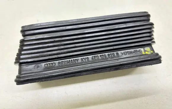Audi A8 S8 D3 4E Air intake duct part 4E0129628G