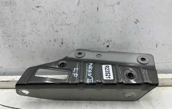 Porsche Macan (95C) Fender mounting bracket 95C821183