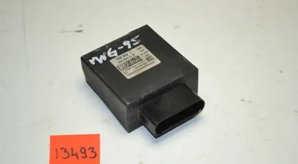 Volkswagen Golf VII Fuel injection pump control unit/module 5Q0906121N