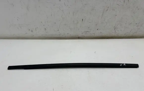 Opel Mokka B Front door glass trim molding 
