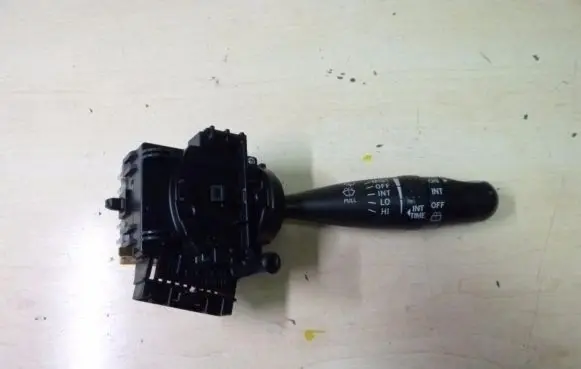 Toyota Corolla E120 E130 Multifunctional control switch/knob 173647 N315