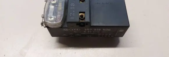 Volkswagen Golf IV Coolant fan relay 357919506 898718000