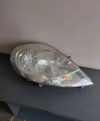 Opel Vivaro Headlight/headlamp 8200701356 93859830
