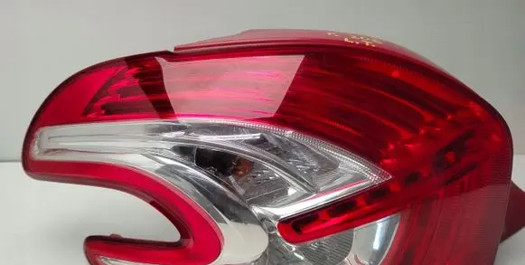 Peugeot 208 I Rear/tail lights 8672628280