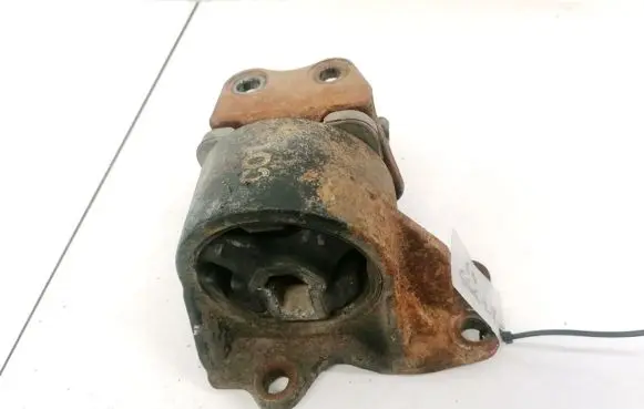Hyundai Santa Fe Engine mount bracket