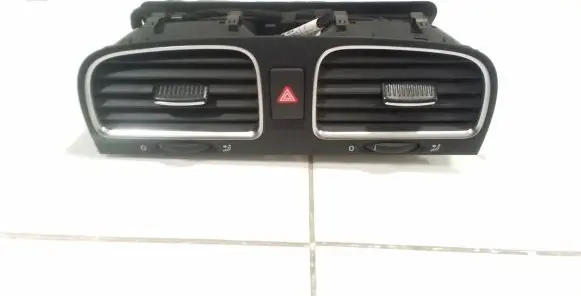 Volkswagen Golf VI Dash center air vent grill 5K0815736