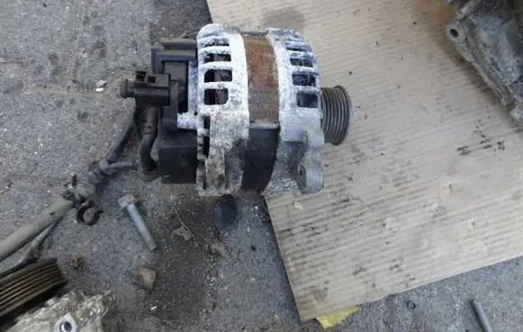 Seat Alhambra (Mk2) Generator/alternator 03L903024F 0125811027