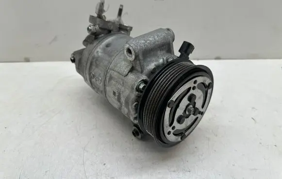 Ford Focus Air conditioning (A/C) compressor (pump) JX6119D629HB