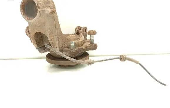 Front wheel hub spindle knuckle