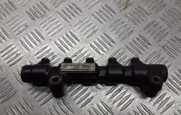 Citroen C4 I Fuel main line pipe 9654592680