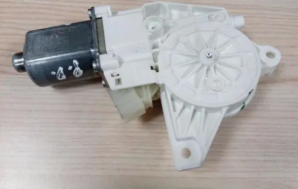 Mercedes-Benz ML W166 Front door window regulator motor A1669060301 AS090