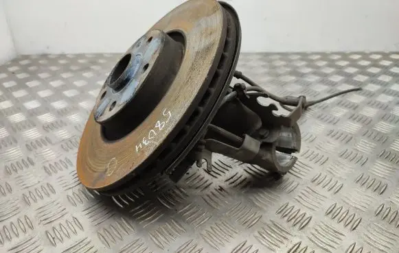 Volkswagen PASSAT B8 Front wheel hub 5Q0407258C