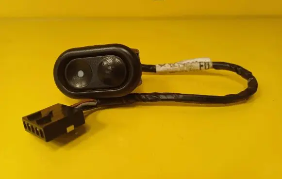 Opel Tigra A Electric window control switch 90431869