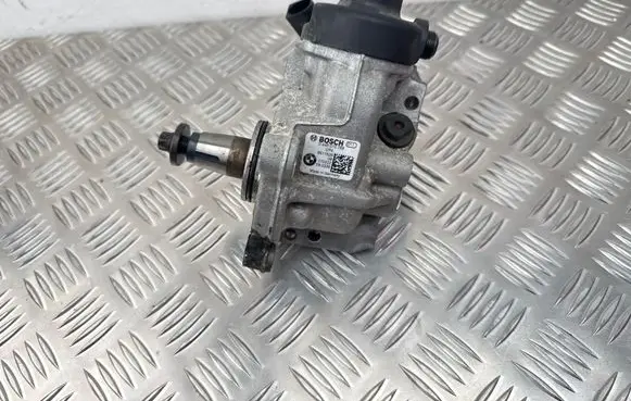 BMW 2 F45 Fuel injection high pressure pump 0445010768 170222 8511626