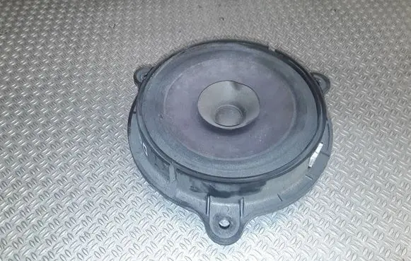 Nissan Murano Z50 Rear door speaker 090010187