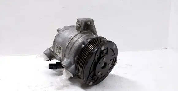 Mazda CX-3 Air conditioning (A/C) compressor (pump) DB5H61450