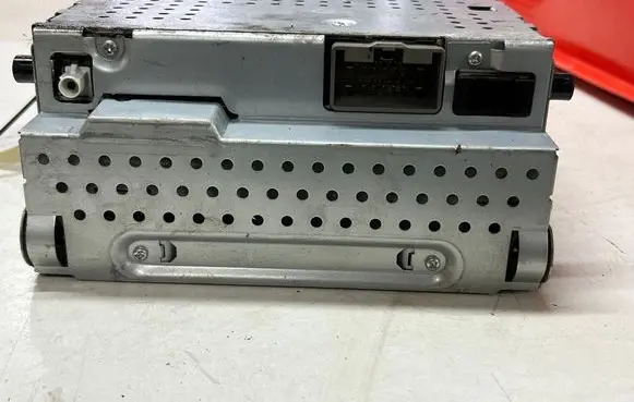 Volvo V70 Radio/CD/DVD/GPS head unit P31210433 31215565 7G9N18C815AA