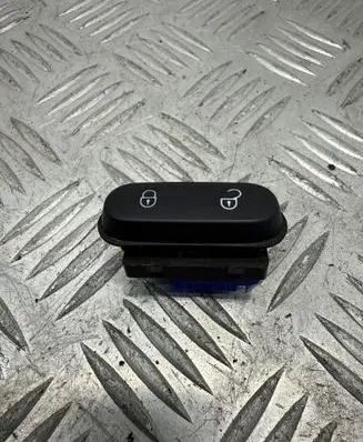Ford C-MAX I Central locking switch button 5P0962125A 0108019