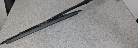 BMW 5 E39 Windshield/front glass wiper blade 8209880 8361744