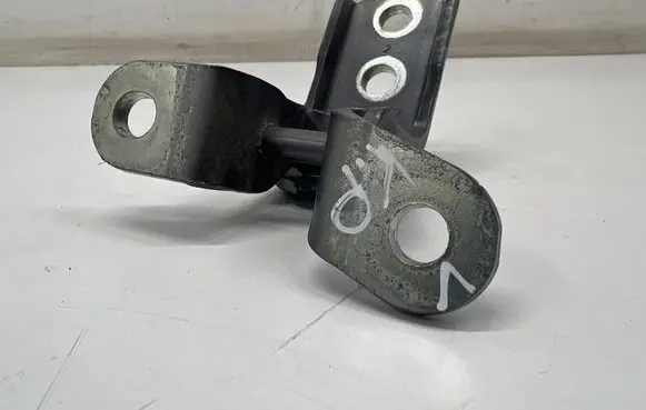 Toyota C-HR I Front door upper hinge 