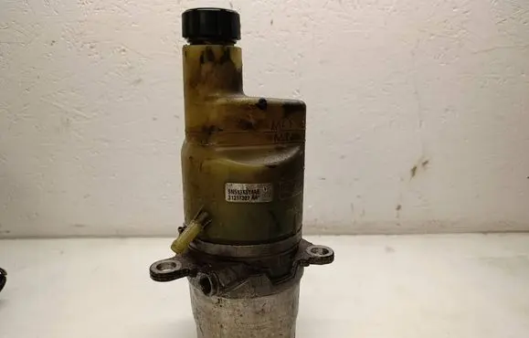 Volvo V50 Power steering pump 31317307