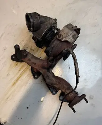 Volkswagen PASSAT B6 Turbo 03g253014k