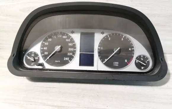 Mercedes-Benz B W245 Speedometer (instrument cluster) A1695409748 0263643373 A1695408611