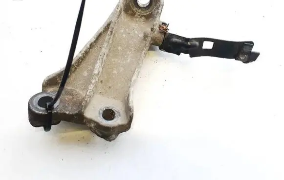 Honda Civic Engine mounting bracket