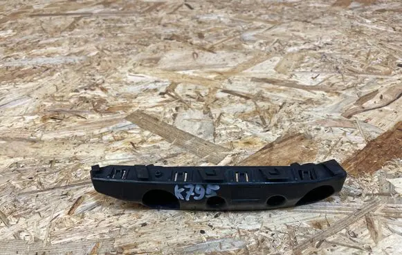 Nissan Pulsar Front bumper mounting bracket 622253ZL0A