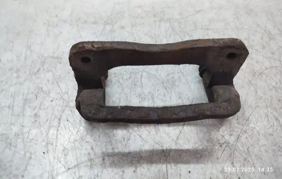 Hyundai Santa Fe Brake caliper pad carrier rear 