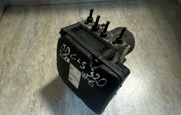 Mercedes-Benz CLS C219 ABS Pump A2114312812