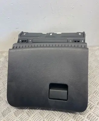 Nissan Juke I F15 Glove box 685201KP0A