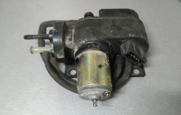 Renault Espace III Vacuum valve 7700841557 003572