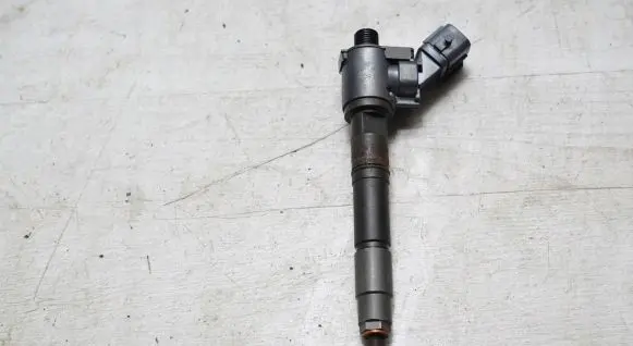 Volvo V40 Fuel injector VEA132370010CAA