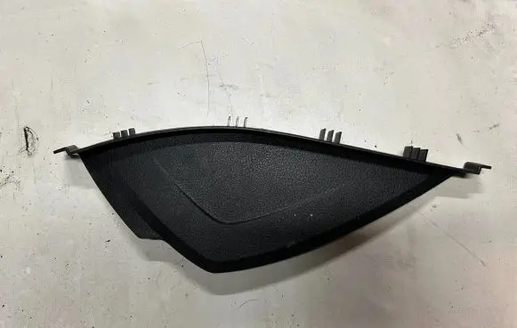 BMW 4 F36 Gran coupe Dashboard side end trim 9218554