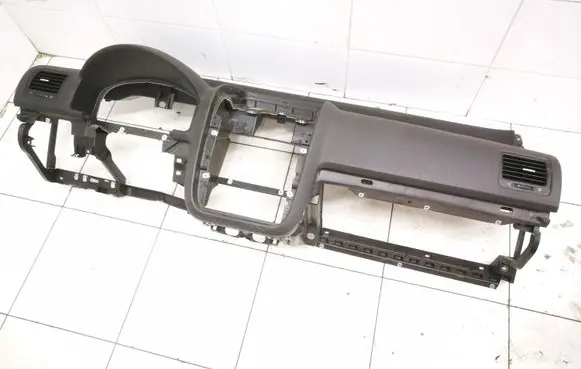 Volkswagen Golf V Dashboard 1K1858295