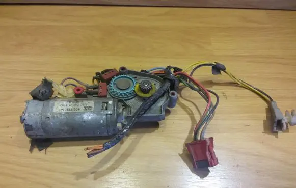 Renault Megane I Sunroof motor/actuator MRCZHO0176780 403820
